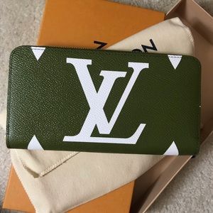 ❌SOLD❌ Louis Vuitton Zippy Wallet - GIANT collect